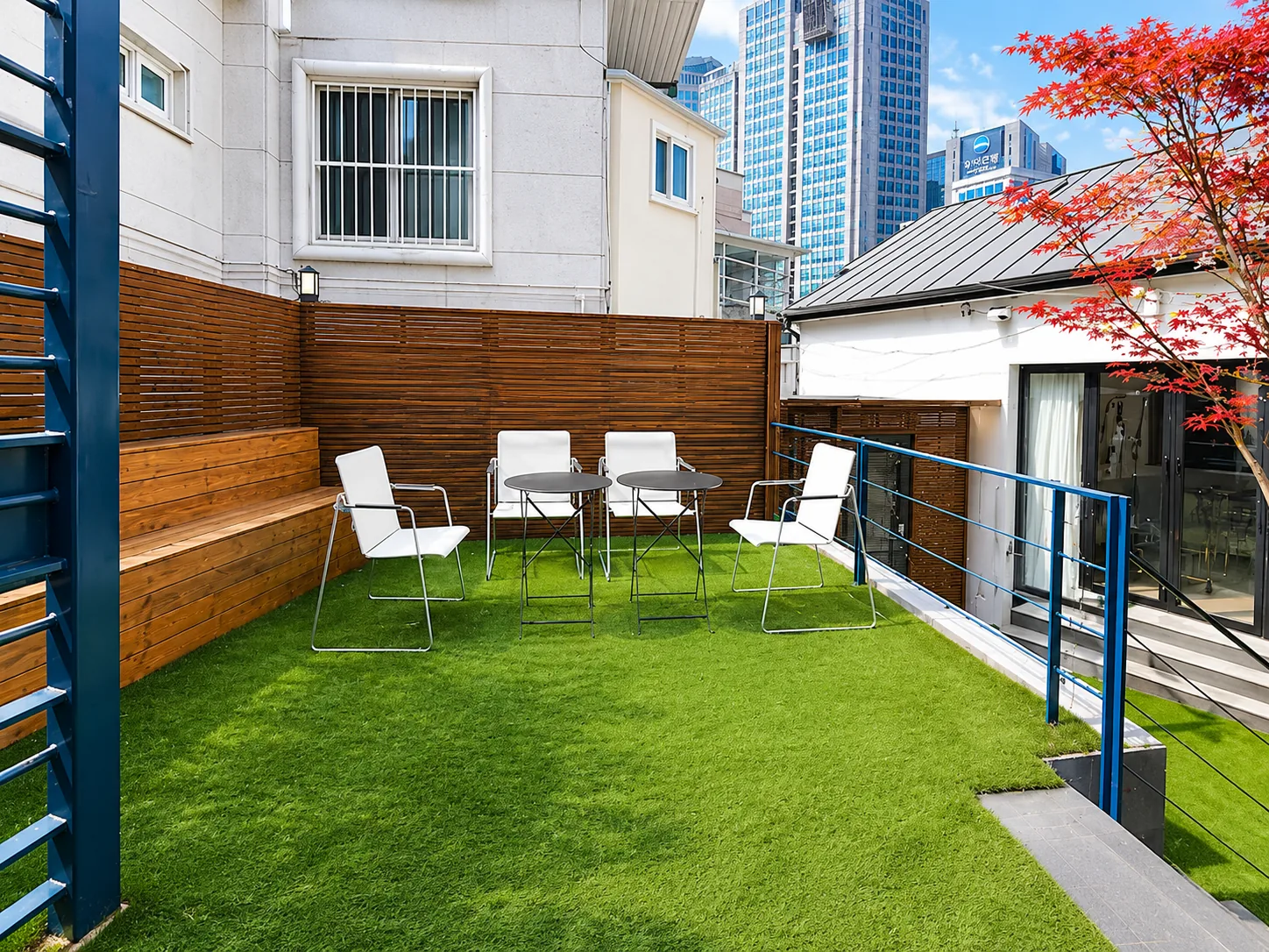 Lawn terrace with table and chairs